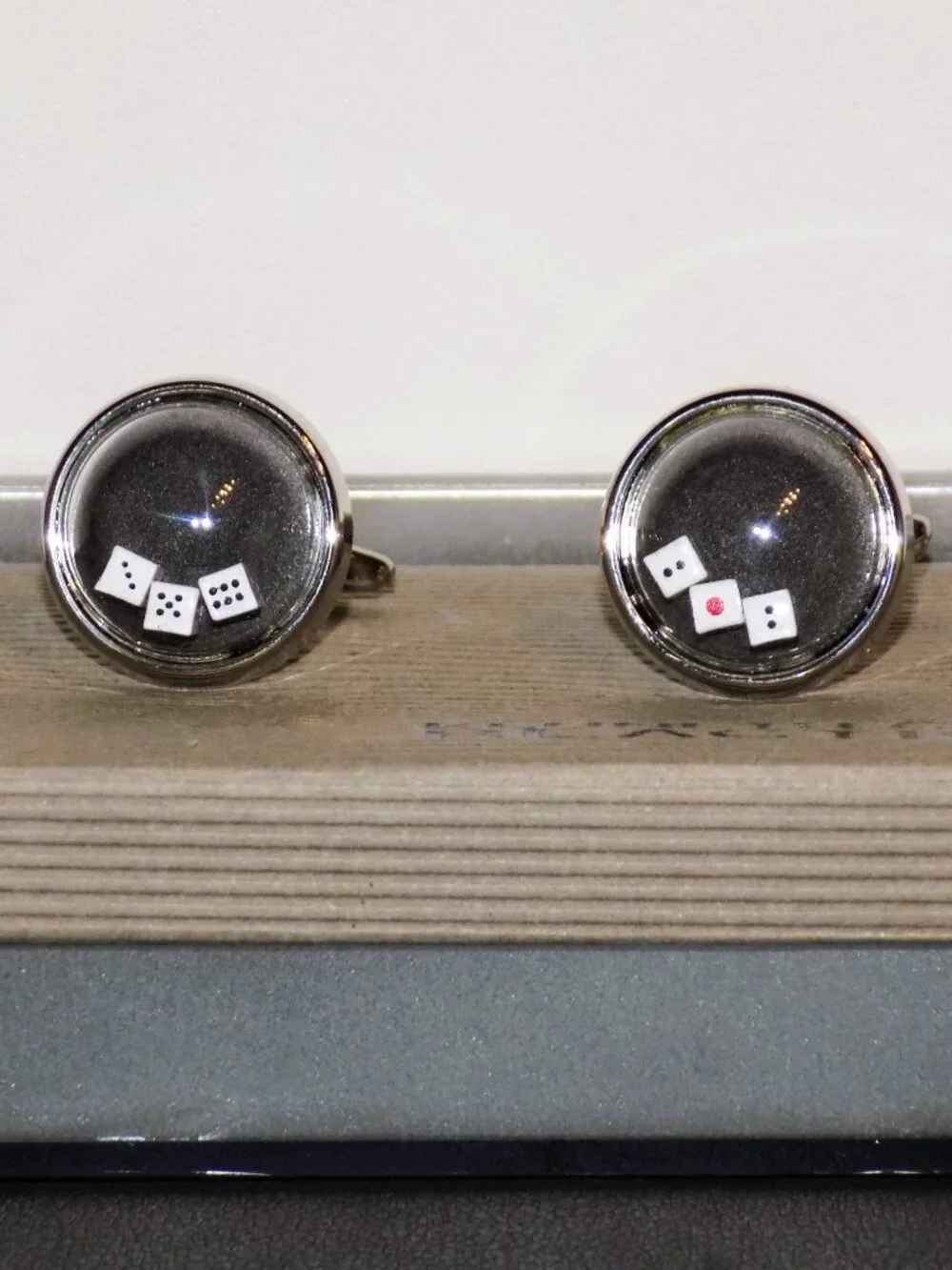 Vintage Kenneth Cole Reaction Novelty Cufflinks Mini Floating Dice in Globes